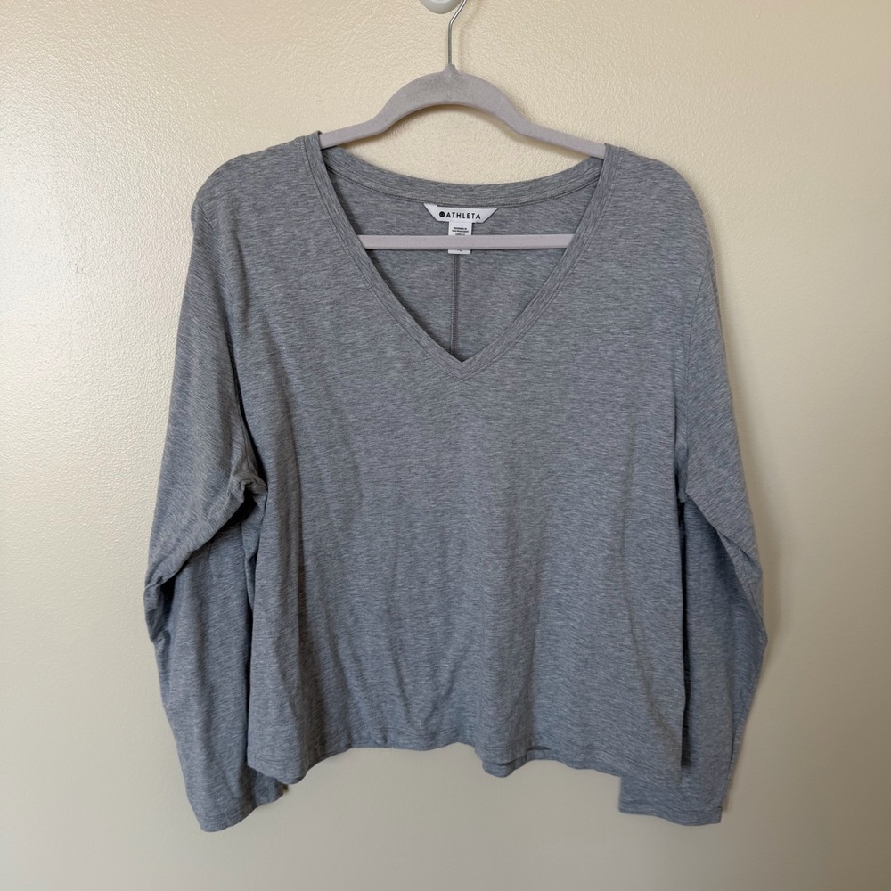 ATHLETA Essential V-Neck Long Sleeve Tee in Heathered Grey